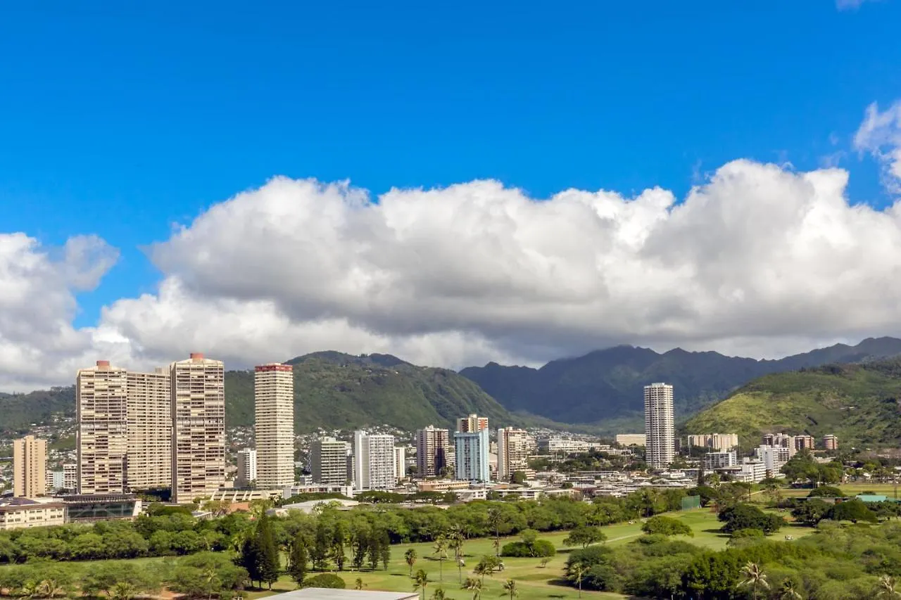 Apartment Aloha Vibes Await! Stylish Condo At Aloha Surf - Mountain And City Views Honolulu